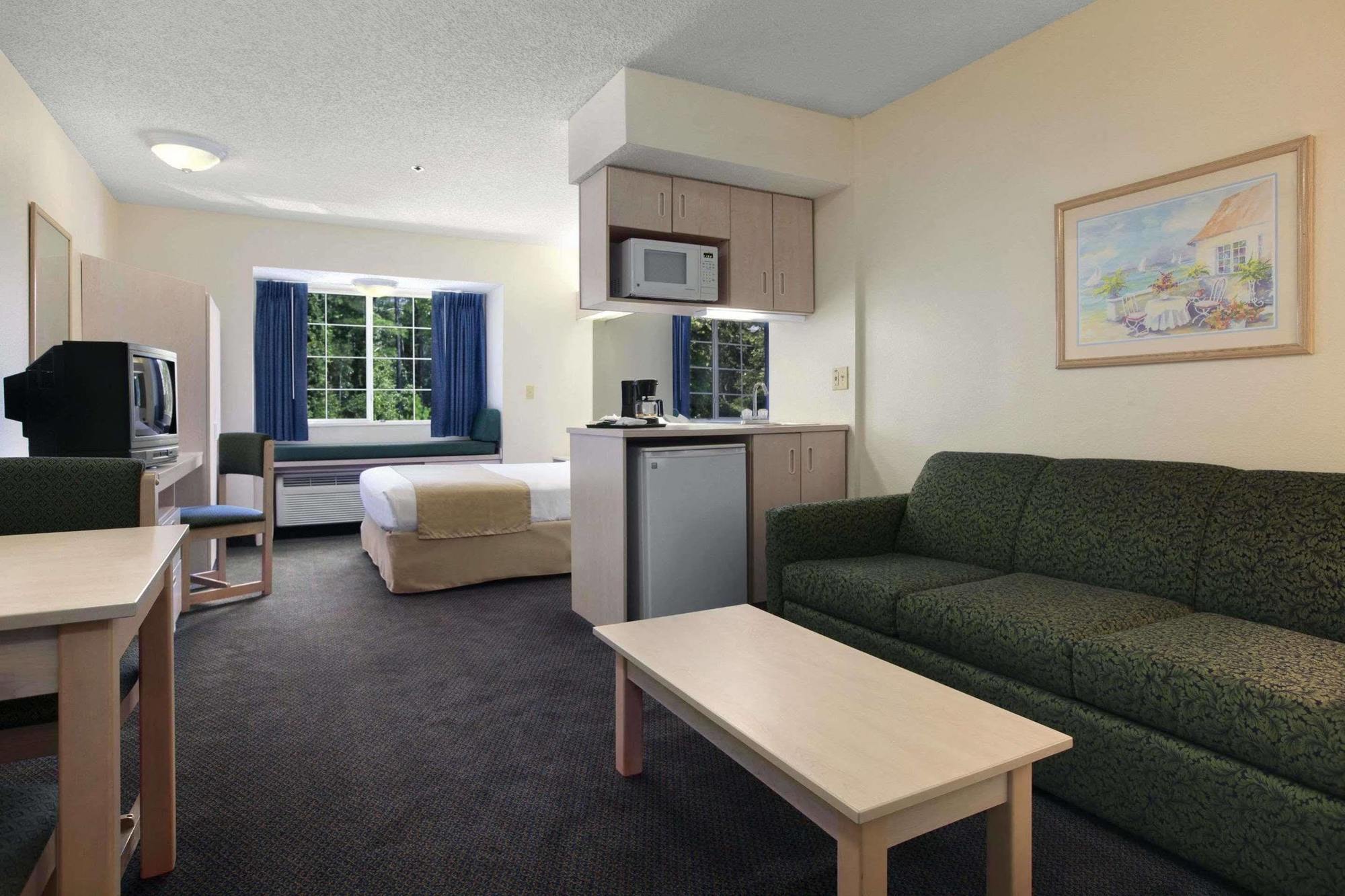 Microtel Inn & Suites By Wyndham Palm Coast I-95 Rum bild
