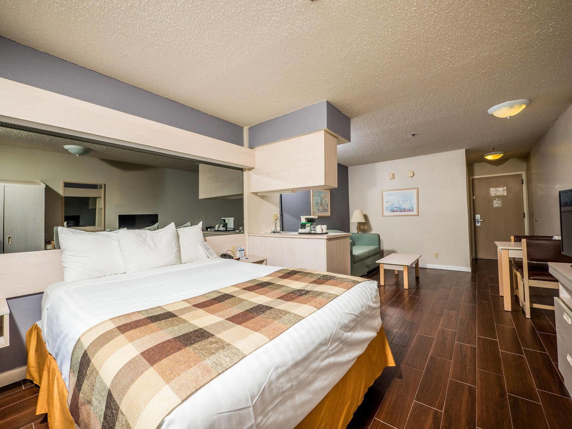 Microtel Inn & Suites By Wyndham Palm Coast I-95 Exteriör bild